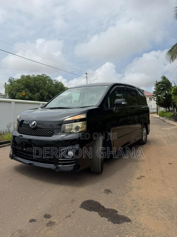 Toyota Voxy 2009 Black