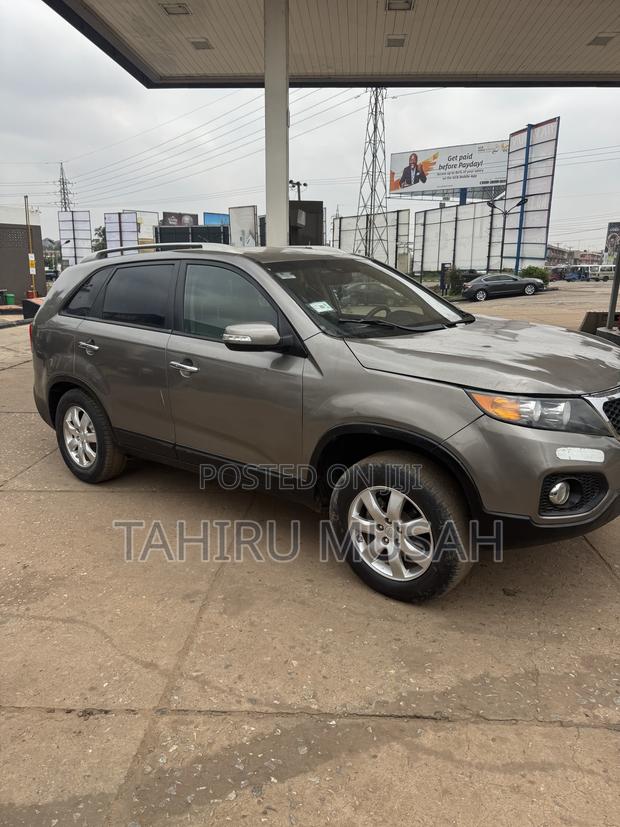 Kia Sorento 2012 Gray