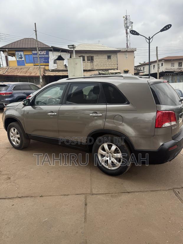 Kia Sorento 2012 Gray