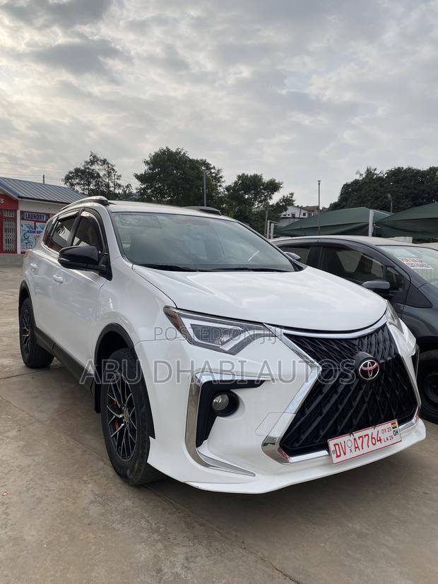 Toyota RAV4 SE AWD (2.5L 4cyl 6A) 2016 White