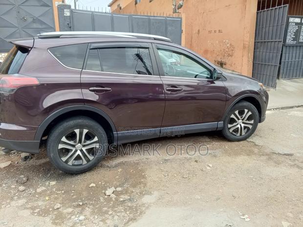 Toyota RAV4 2018 Red