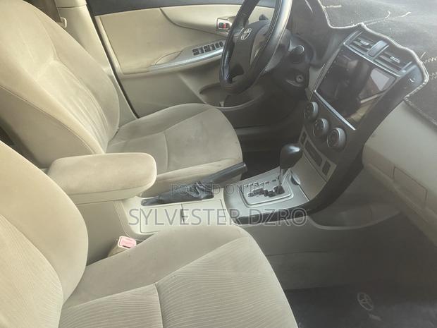 Toyota Corolla 2011 White