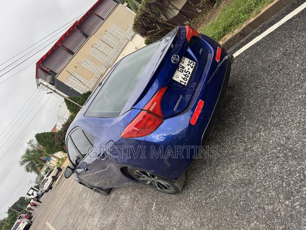 Toyota Corolla 2018 Blue