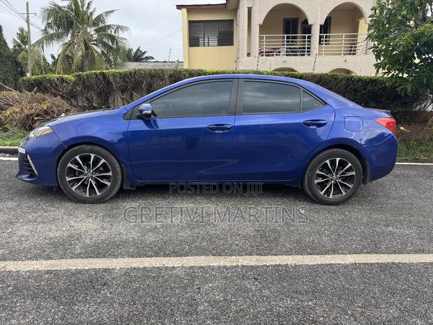 Toyota Corolla 2018 Blue