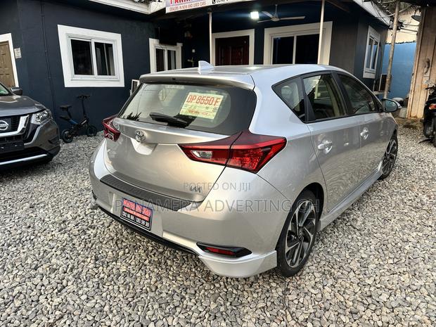 Toyota Corolla 2018 Gray