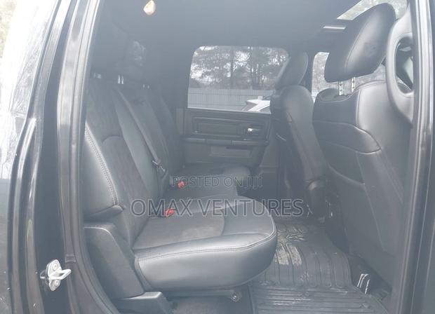 RAM 1500 2017 Black
