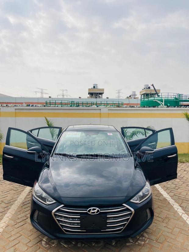 Hyundai Elantra Limited Sedan FWD (2.0L 4cyl 6A) 2017 Black