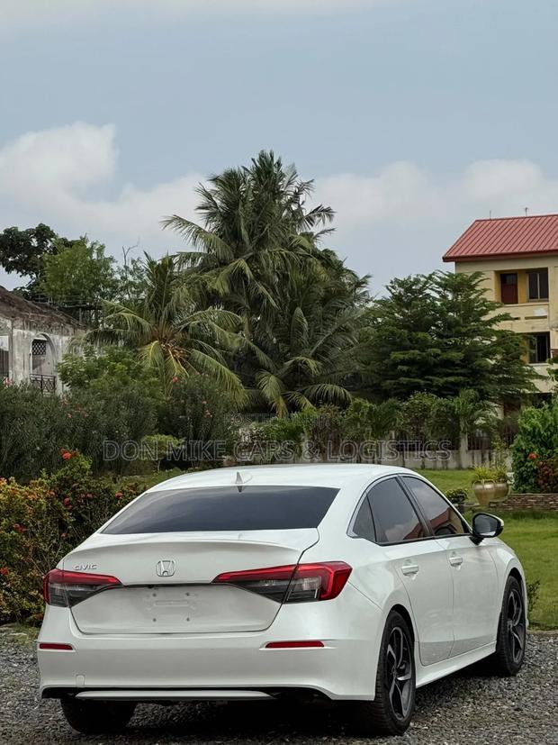 Honda Civic 2022 White