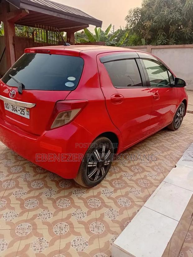 Toyota Vitz 2012 Red