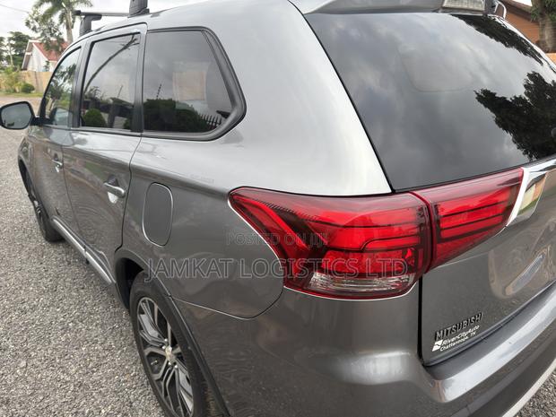 Mitsubishi Outlander ES AWC 2016 Gray