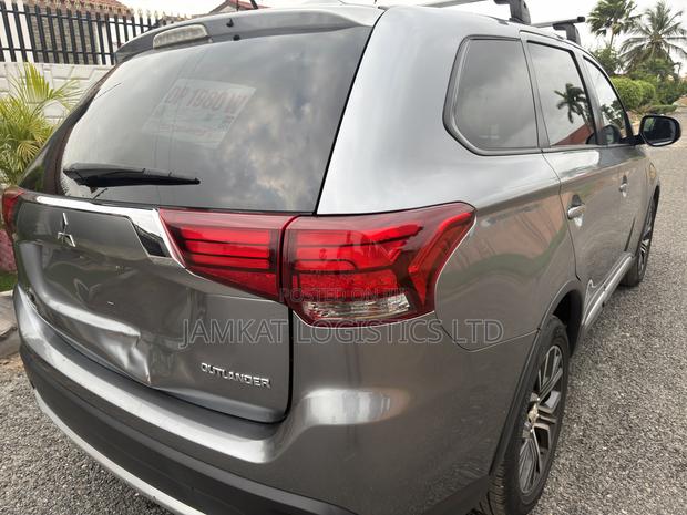 Mitsubishi Outlander ES AWC 2016 Gray