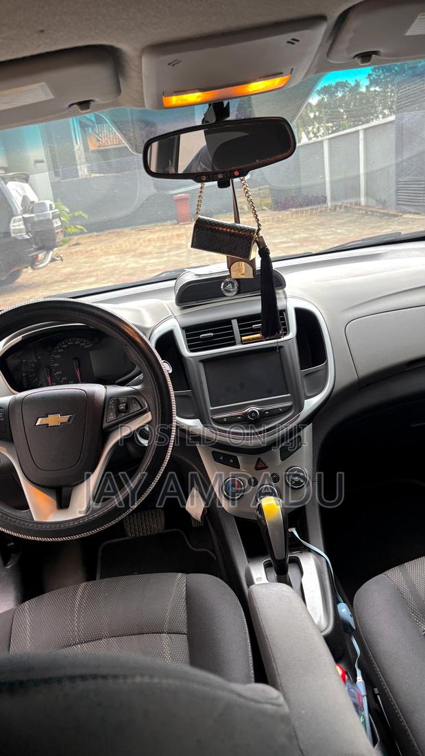 Chevrolet Sonic LT 2017 Gray