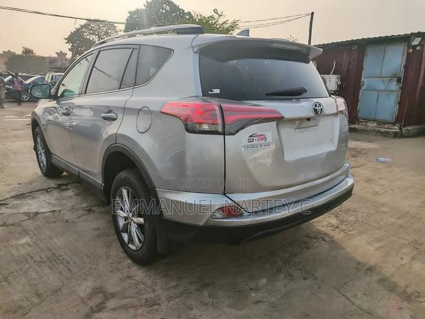 Toyota RAV4 2017 Silver