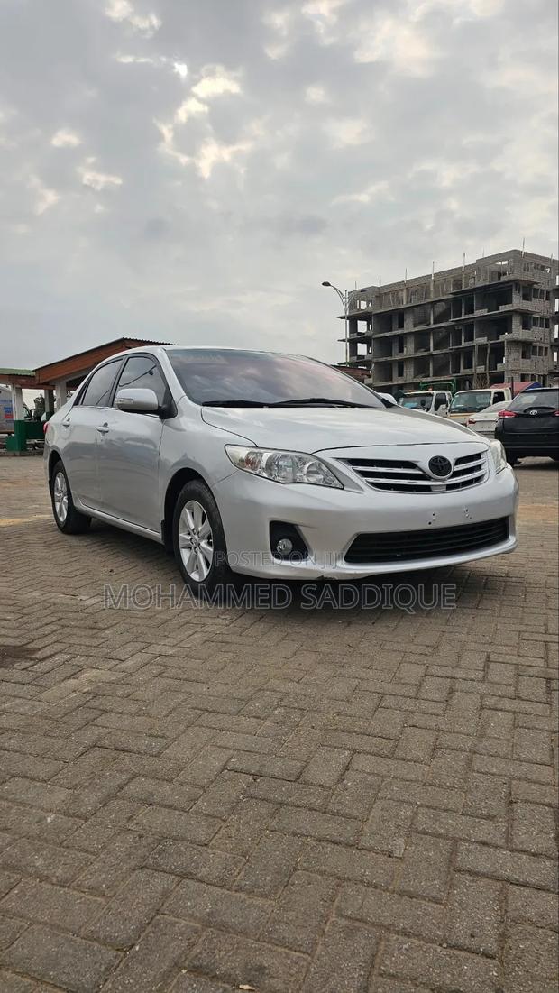 Toyota Corolla Altis 2013 Silver