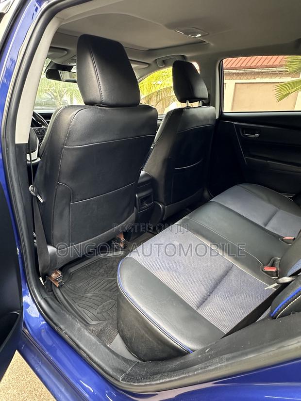 Toyota Corolla 2018 Blue