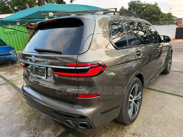 New BMW X7 2024 Gray