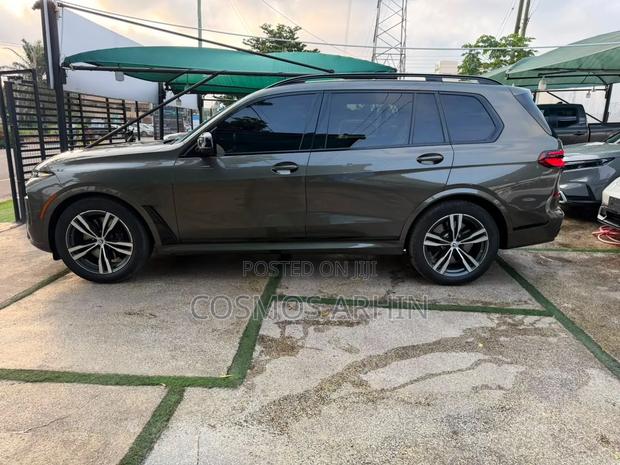 New BMW X7 2024 Gray