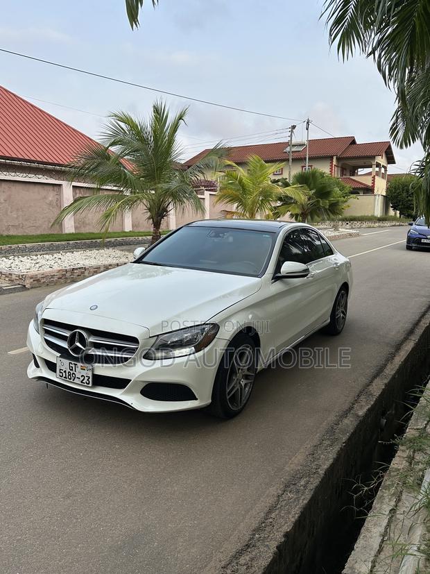 Mercedes-Benz C300 Luxury Sedan RWD (2.0L 4cyl 7A) 2017 White