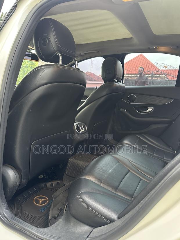 Mercedes-Benz C300 Luxury Sedan RWD (2.0L 4cyl 7A) 2017 White
