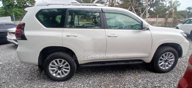 Toyota Land Cruiser Prado 2.7 2019 White
