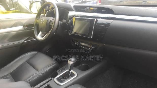 Toyota Hilux 2018 Gray