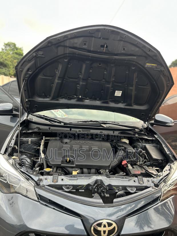 Toyota Corolla XSE 4dr Sedan (1.8L 4cyl CVT) 2017 Gray