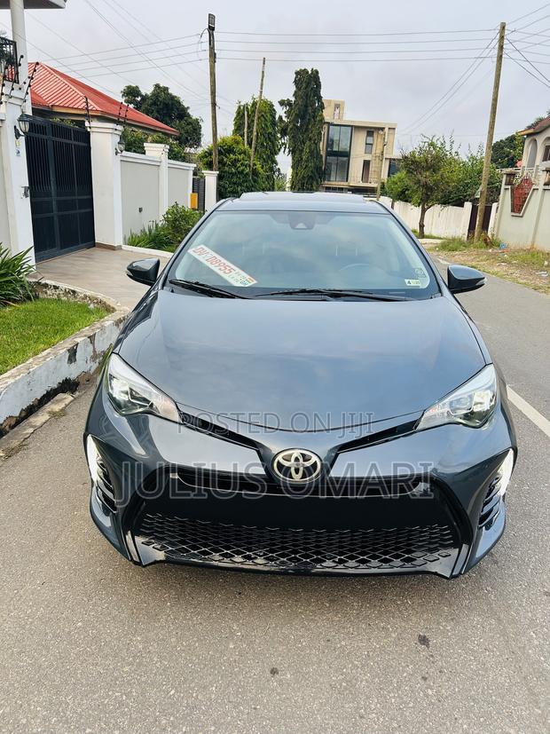 Toyota Corolla XSE 4dr Sedan (1.8L 4cyl CVT) 2017 Gray