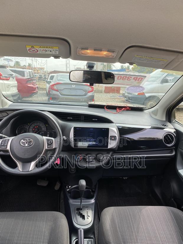Toyota Vitz 1.3 AWD 5dr 2015 Yellow