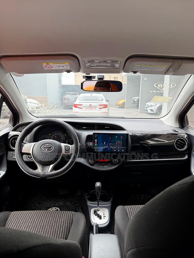 Toyota Vitz 1.3 FWD 5dr 2015 Pink