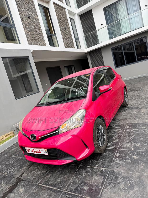 Toyota Vitz 1.3 FWD 5dr 2015 Pink