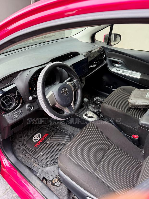 Toyota Vitz 1.3 FWD 5dr 2015 Pink