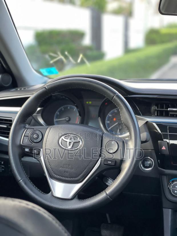 Toyota Corolla 2016 Black