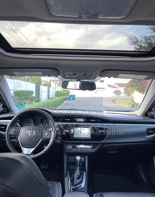 Toyota Corolla 2016 Black