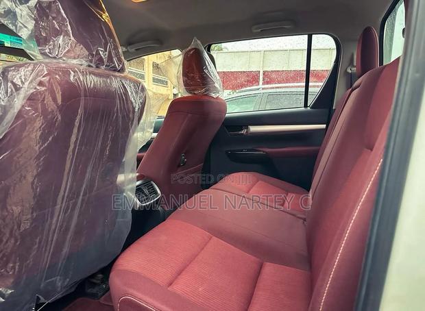 Toyota Hilux 2017 White
