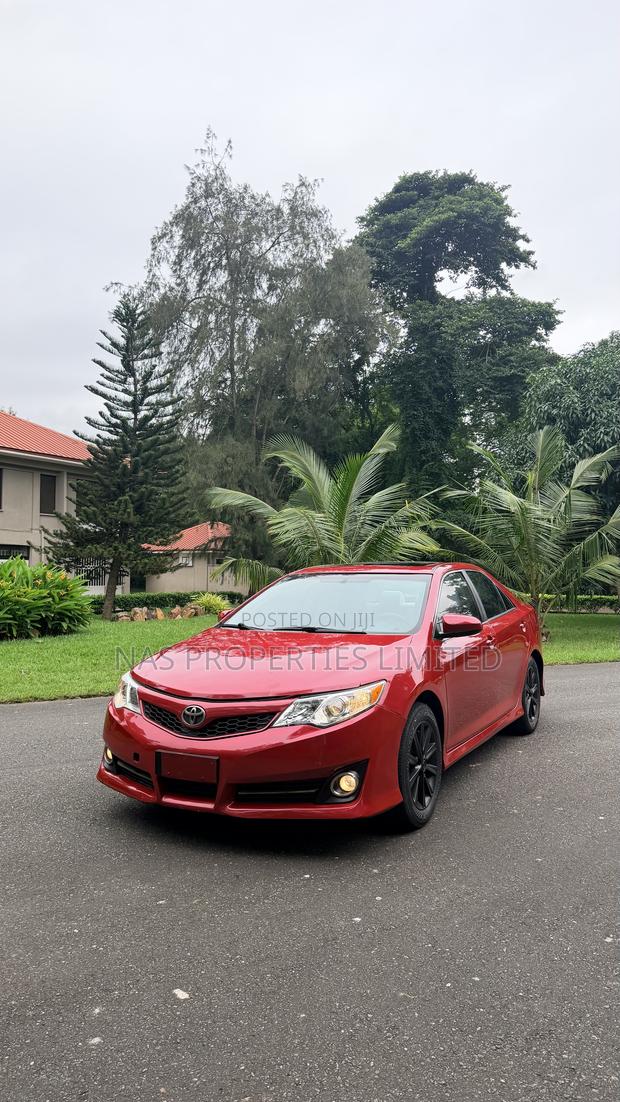 Toyota Camry XLE 4dr Sedan (2.5L 4cyl 6A) 2014 Red