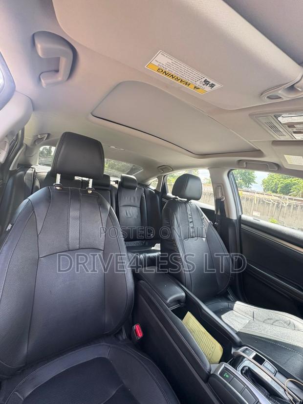 Honda Civic Touring 4dr Sedan (1.5L 4cyl) 2017 Gray