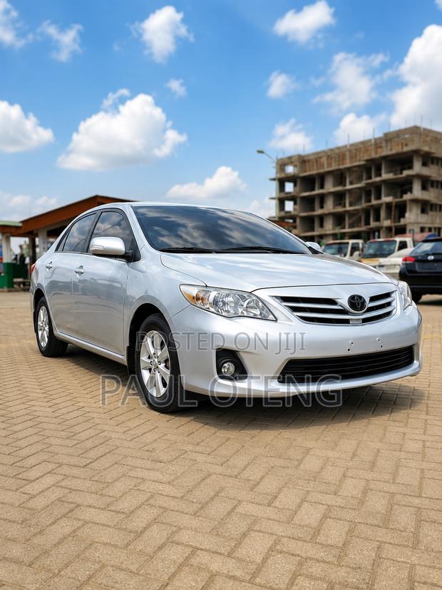 Toyota Corolla LE Special Edition 4dr Sedan (1.8L 4cyl 4A) 2013 Silver