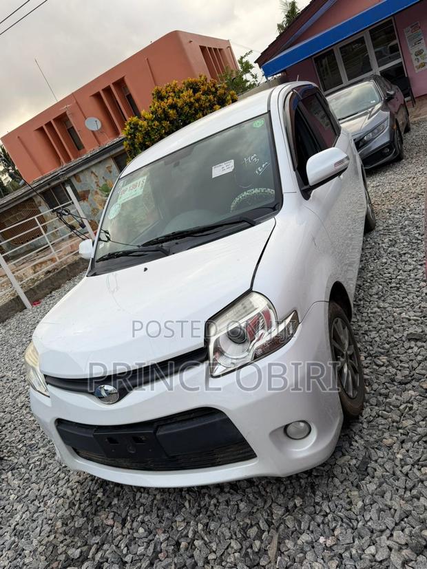 Toyota Sienta 1.5 AWD 2015 White