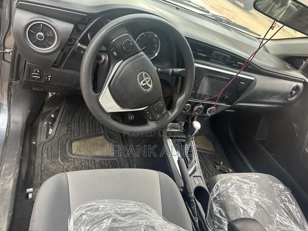 Toyota Corolla 2017 Gray