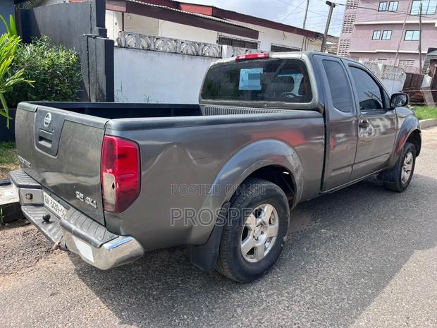 Nissan Frontier 2008 Gray