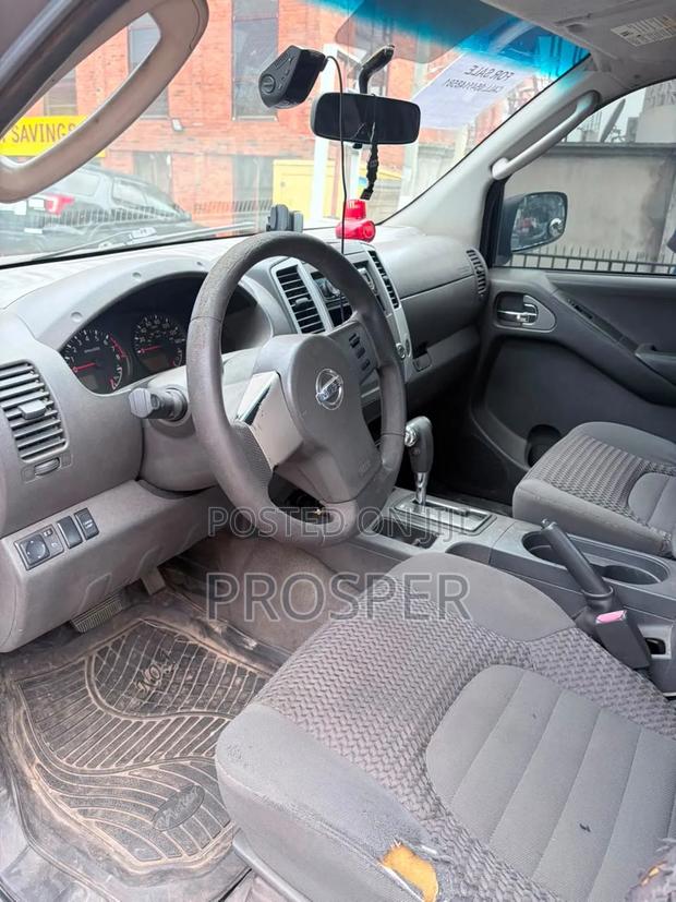 Nissan Frontier 2008 Gray