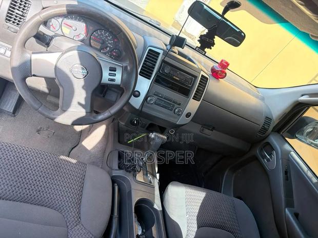 Nissan Frontier 2008 Gray