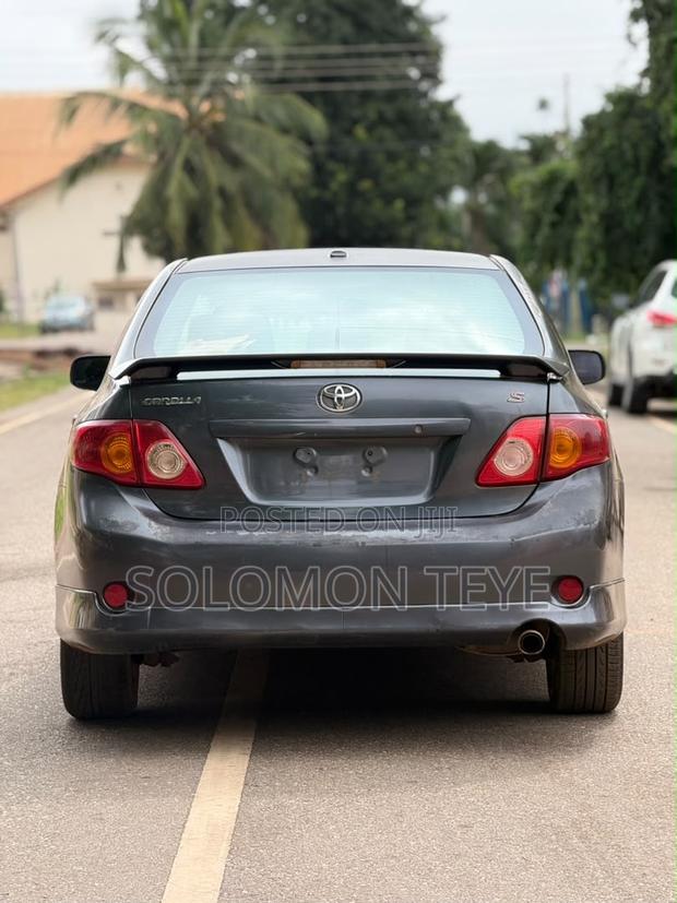 Toyota Corolla S 4dr Sedan (1.8L 4cyl 4A) 2010 Gray