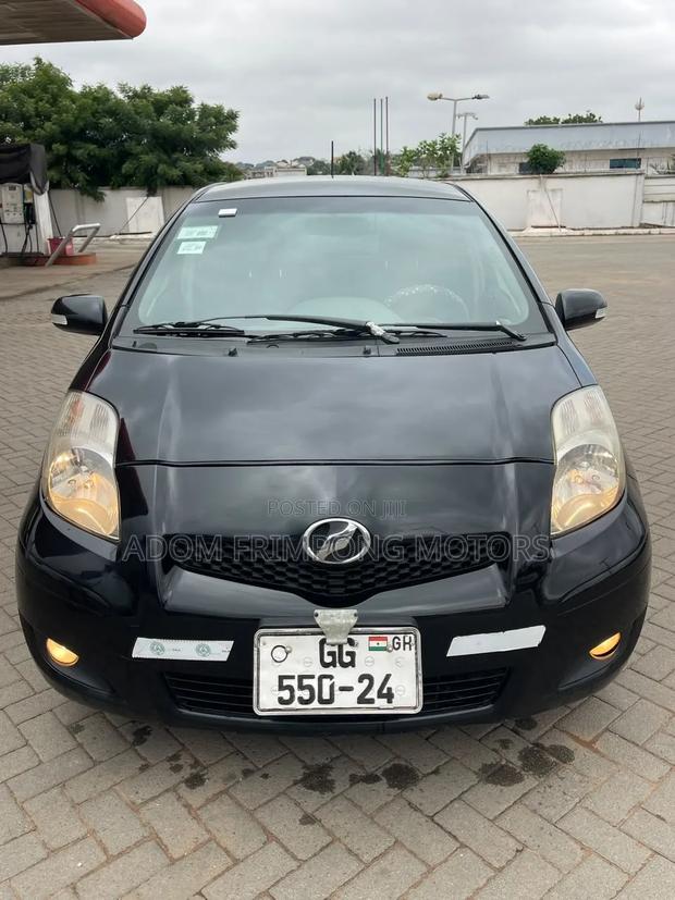 Toyota Vitz 2010 Black