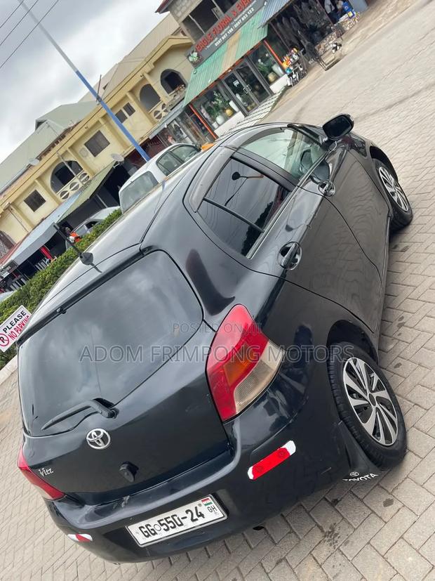 Toyota Vitz 2010 Black