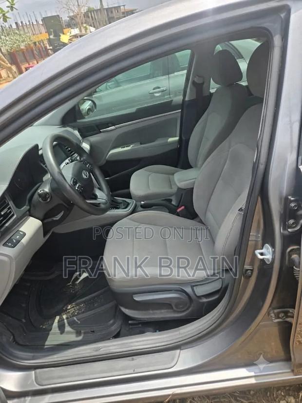 Hyundai Elantra SE 2020 Silver