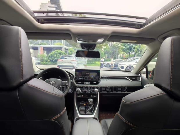 Toyota RAV4 2023 White