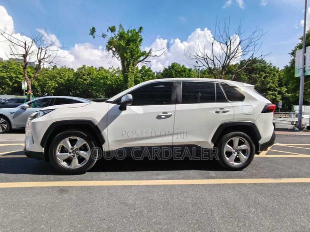 Toyota RAV4 2020 White