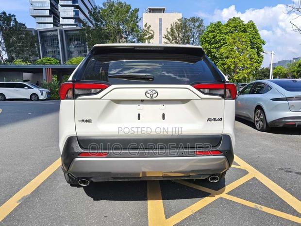 Toyota RAV4 2020 White