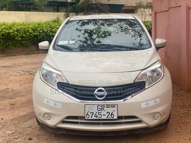Nissan Versa 1.6 SV 4dr Sedan (1.6L 4cyl CVT) 2015 White